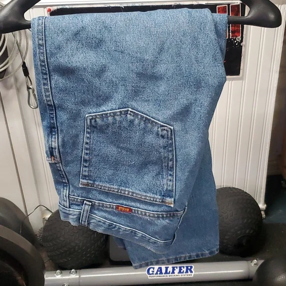 Jeans - Picture 1 of 2